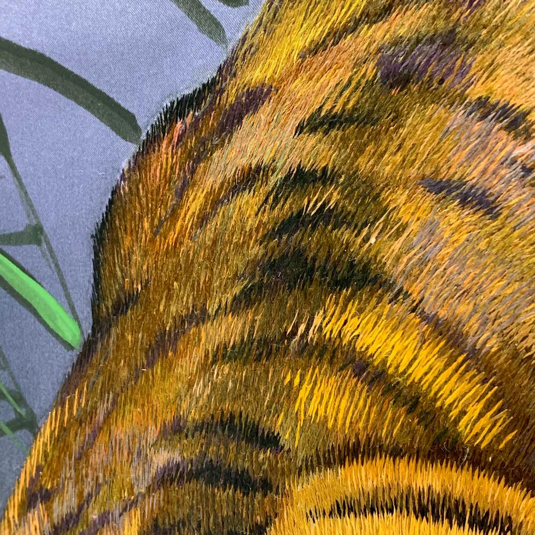 掛軸 荒木秀峰 猛虎 刺繍 共箱 太巻 干支 寅 月 夜 B-7 美術品