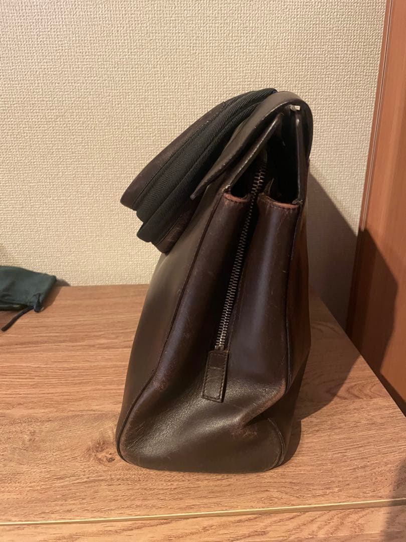 PRADA(プラダ)ダークブラウンレザートートバッグ