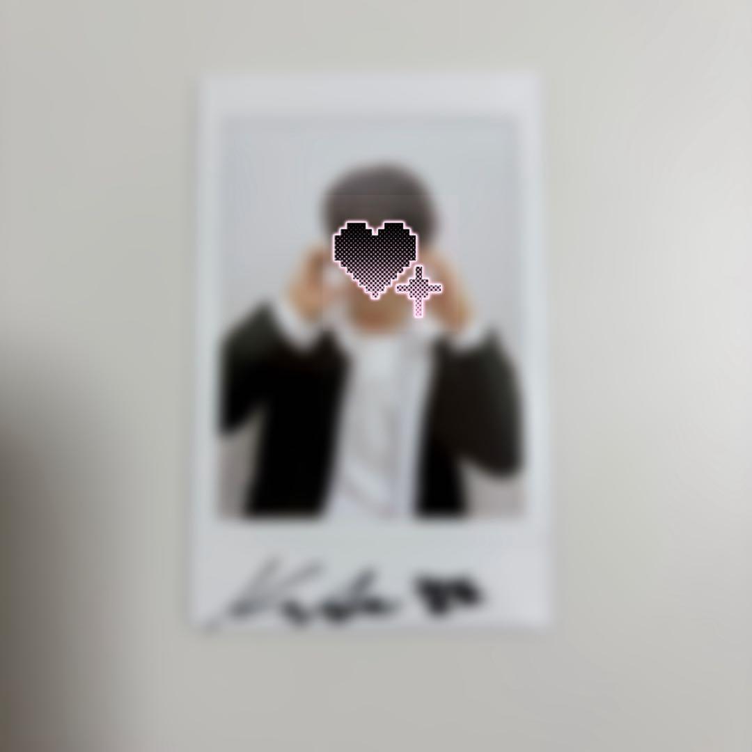 AMPERS&ONE カムデン 直筆サイン入り ポラロイド チェキ - メルカリ