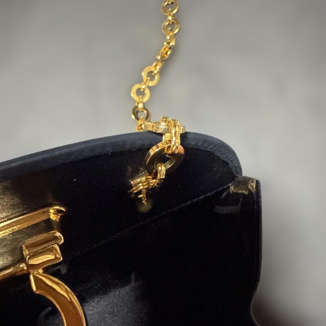 最終価格　フェラガモ チェーン ショルダーバッグ ガンチーニ　ゴールド金具