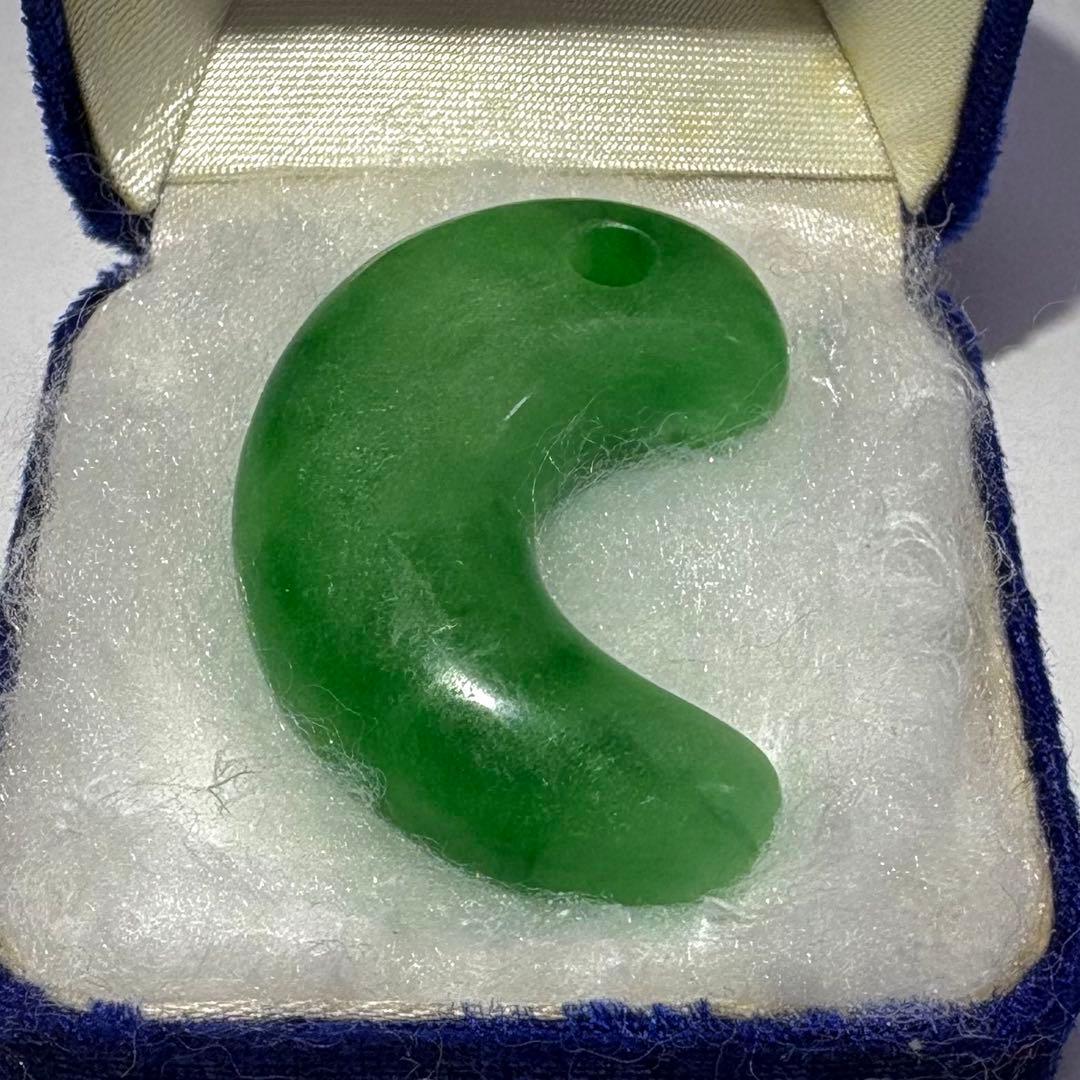 古墳期 出土品 糸魚川 翡翠 琅かん ロウカン 勾玉