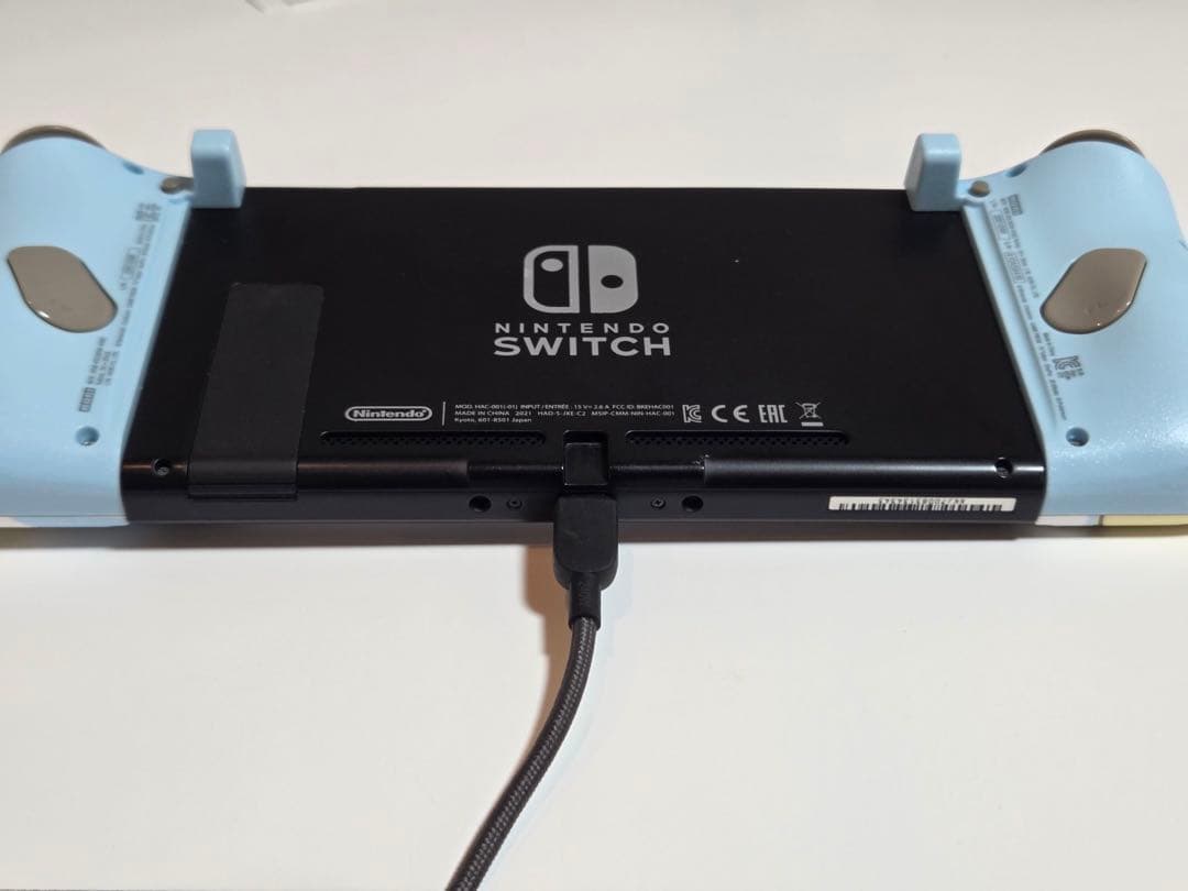 Nintendo Switch本体＋ホリパッドミニ ピカチュウ＆ミミッキュセット