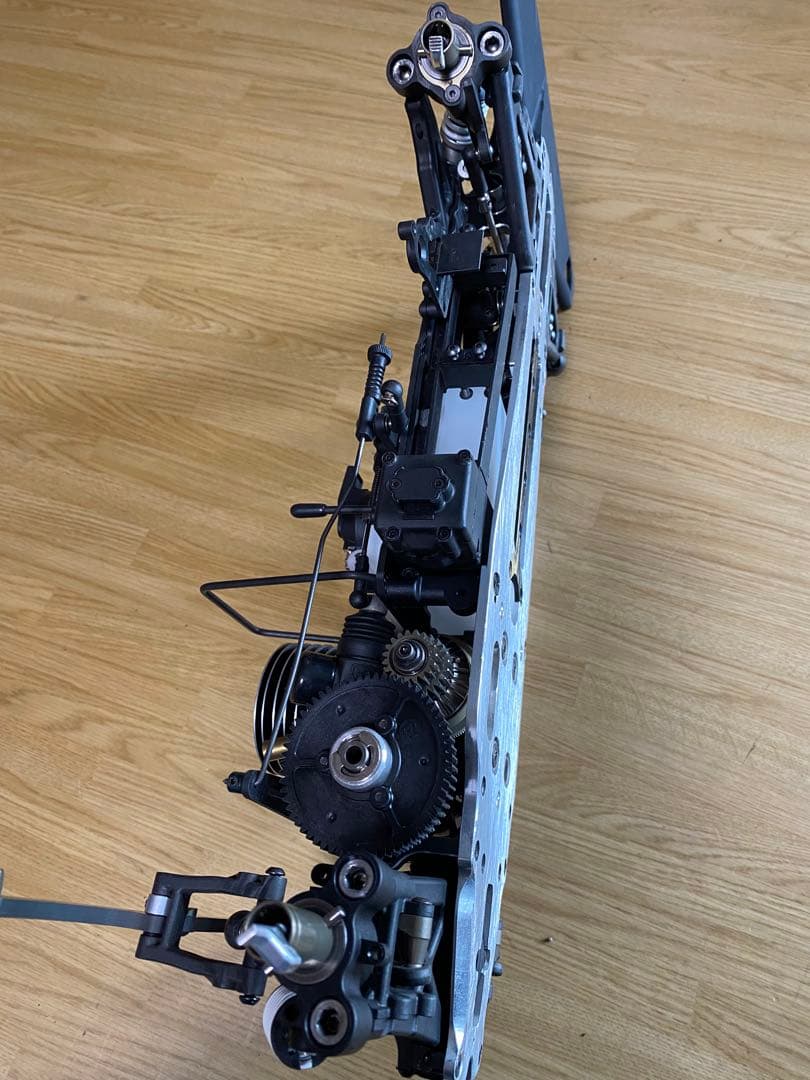 無限精機MRX6R新品シャシー付き