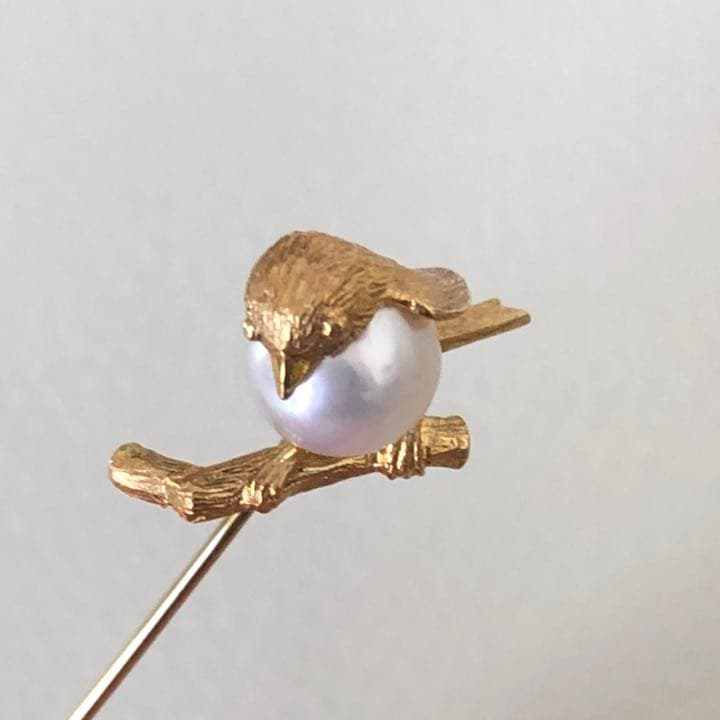 ウエダジュエラー スズメのピンブローチ K18 ウエダジュエラー スズメ