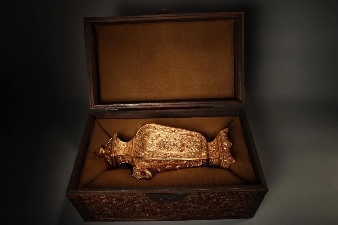 中国古美術・旧蔵鎏金梅兰竹菊花瓶・純銅細密彫・純手作り・高浮彫・茶道具・梨木箱付