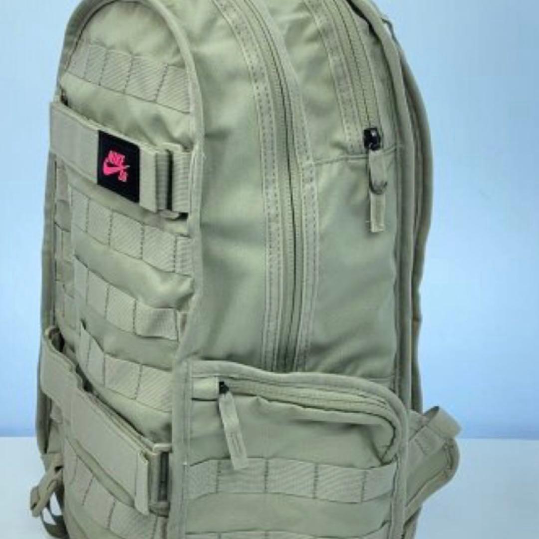 ナイキ ベージュ カーキ　ピンクロゴ　NIKE SBリュック モールシステム