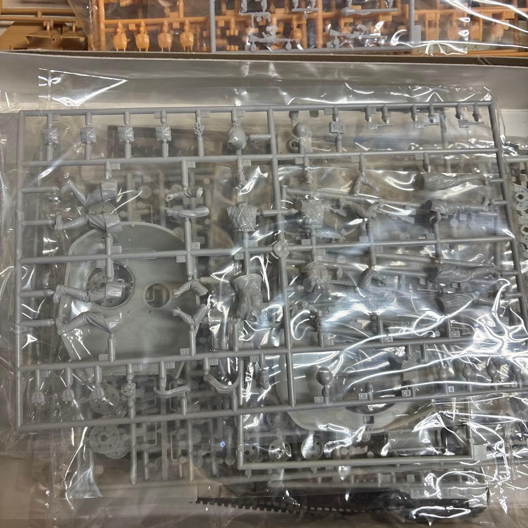 戦車モデルキット 1/35 スケール 3点セット　0124o101