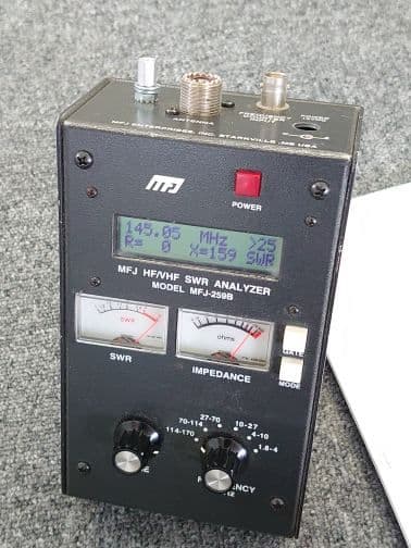 MFJ-259B HF/VHF アンテナアナライザー