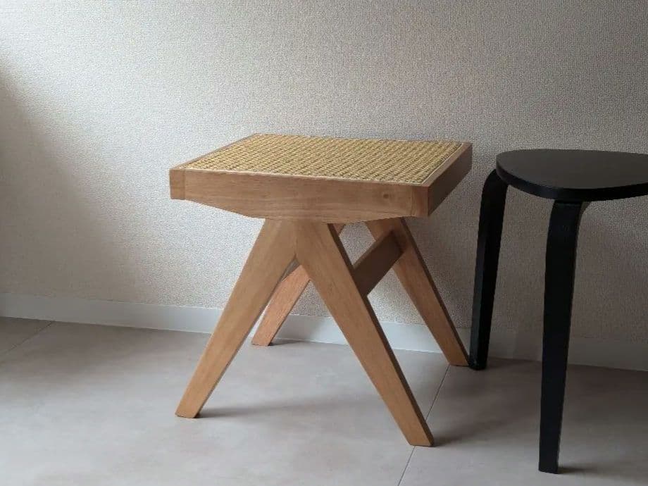 ピエールジャンヌレ　ラタンスツール