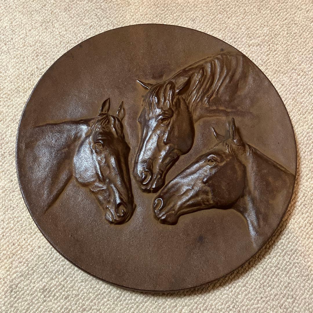 匿名配送】南部鉄器 競走馬 レリーフ壁掛【送料無料】 - メルカリ