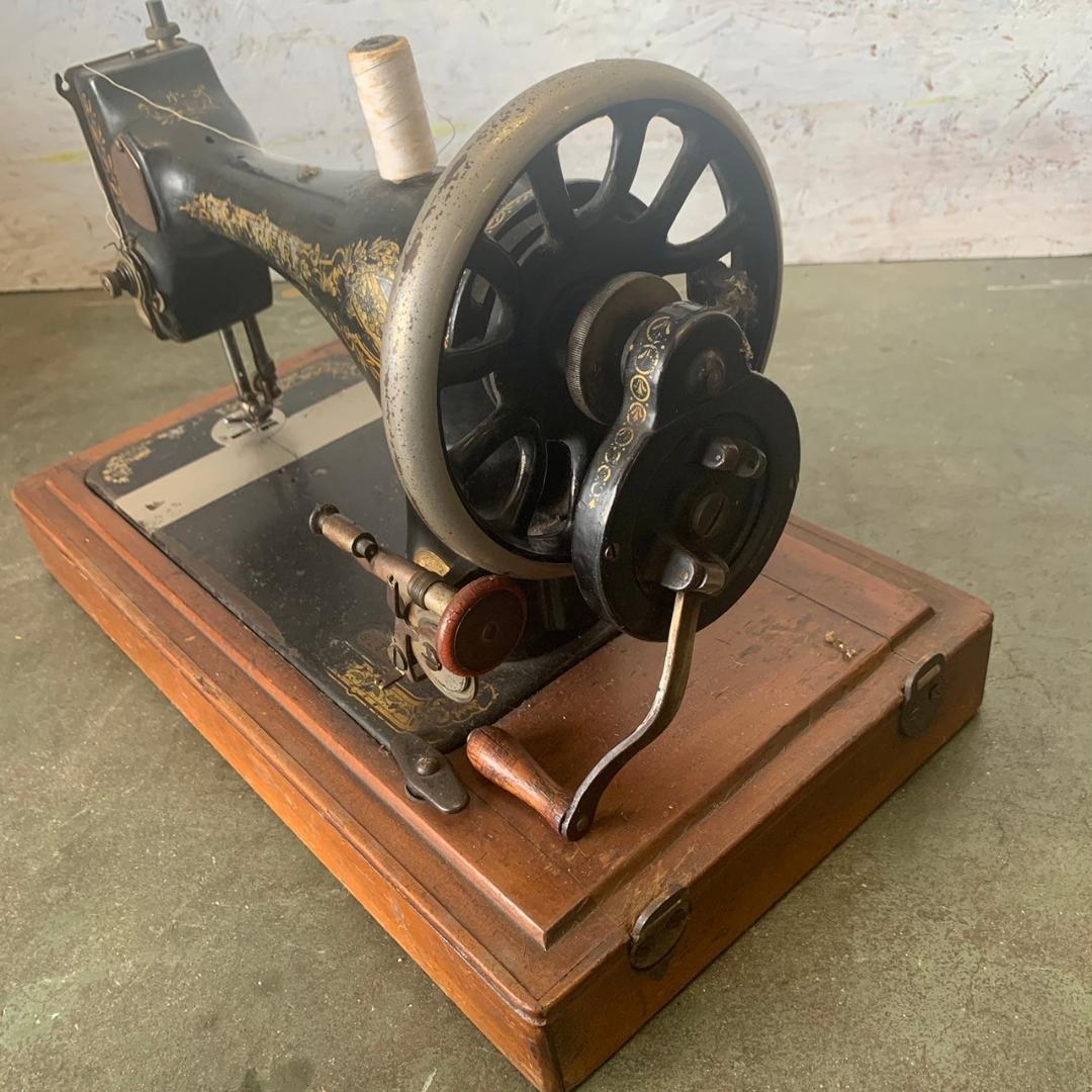 シンガー アンティークミシン 手回しミシン 希少品 ケース付 現状品