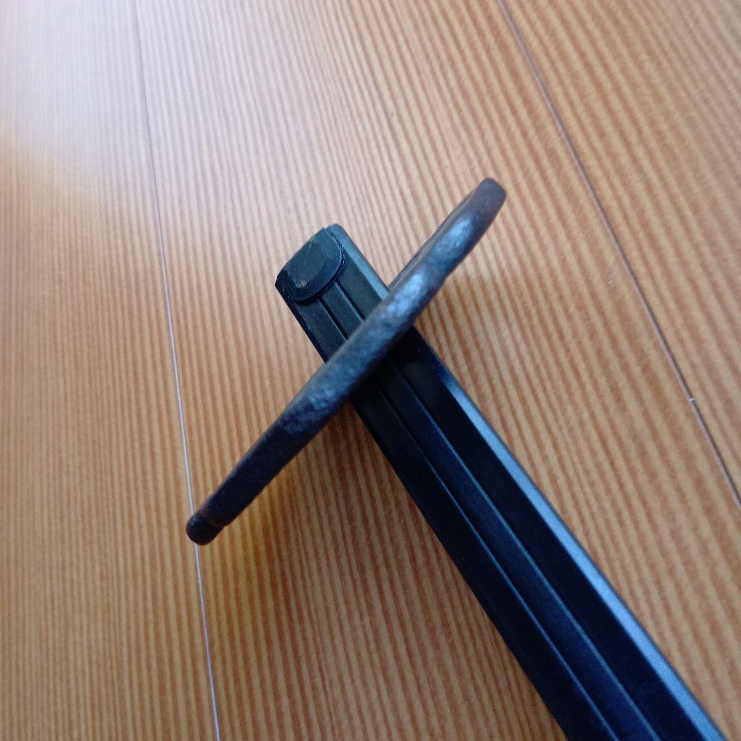 江戸時代鉄製 鍔 達磨大師の透かし彫り。眼は金象嵌で裏表共