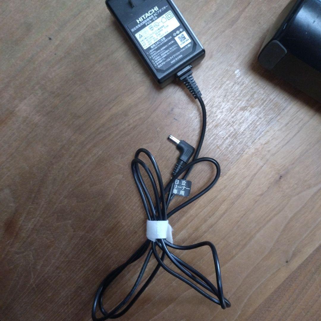 日立 コードレススティッククリーナー レッド 充電器とセット