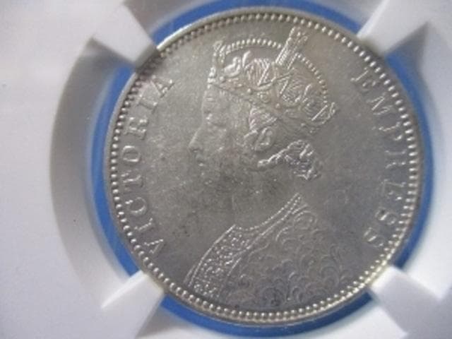 イギリス領インド 1ルピー銀貨☆1900年B／ヴィクトリア女王／準未使用