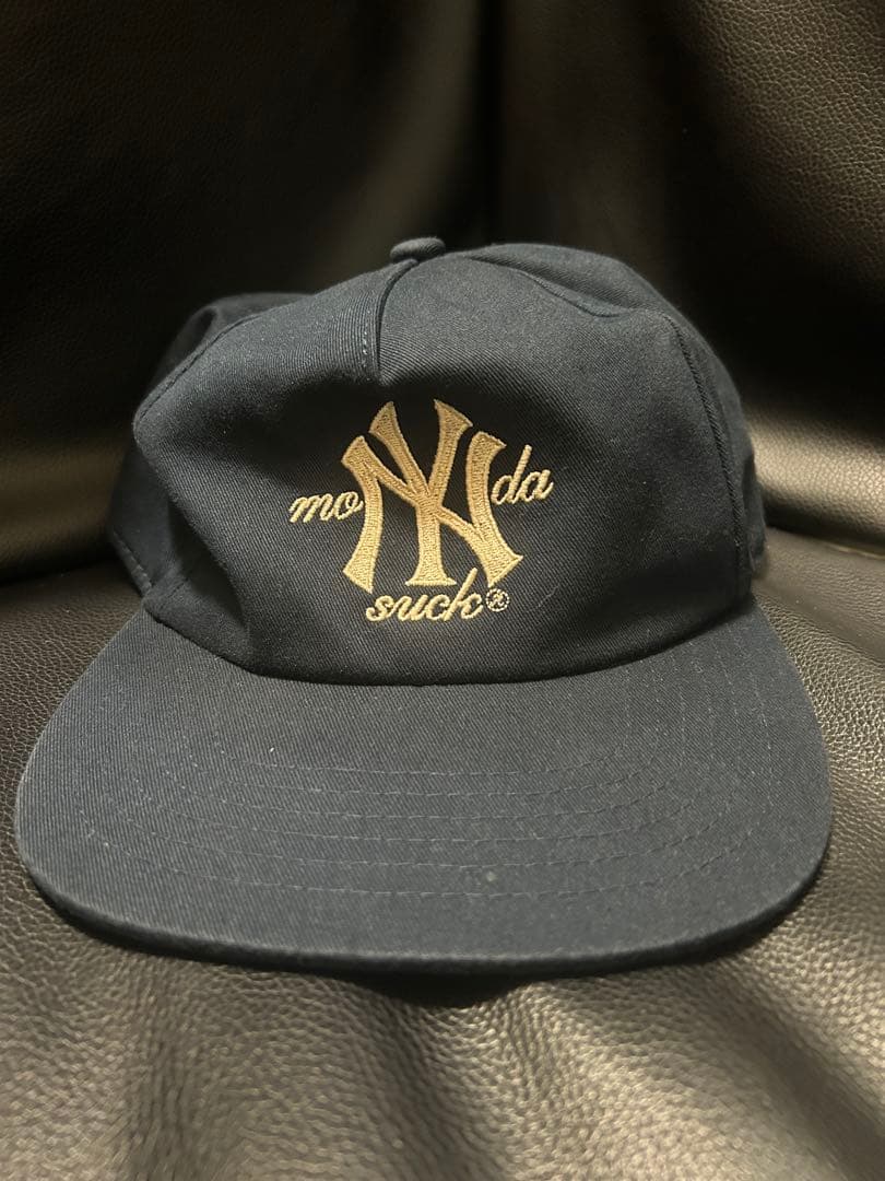 Mondaysuck NYロゴ刺繍 ネイビーキャップ スナップバック