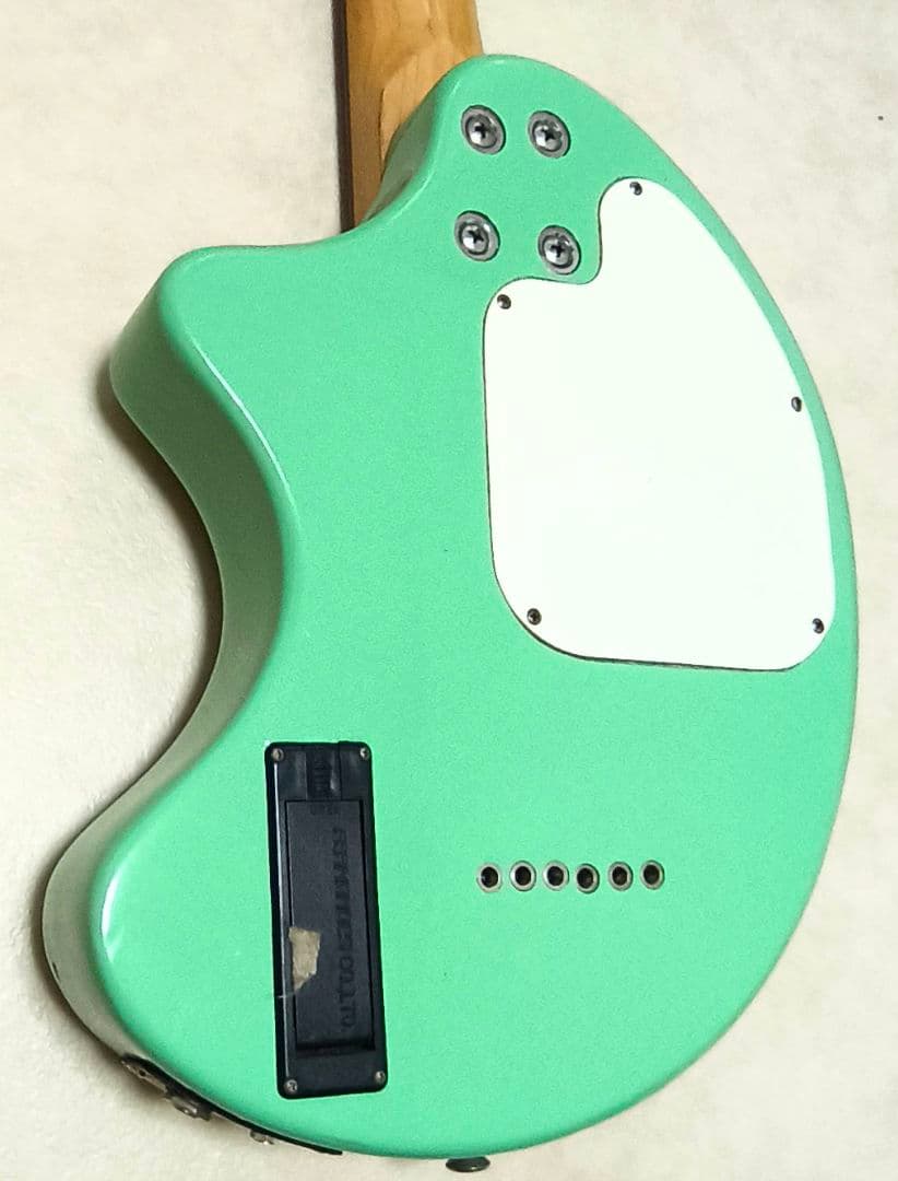 【美品】ZO-3 ミントグリーン アンプ内蔵ミニギター 専用ケース付き！！