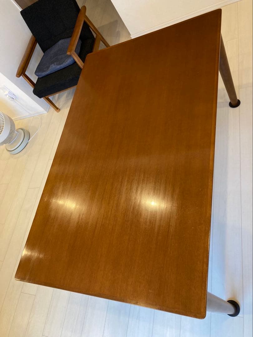 カリモク60 ダイニングテーブル