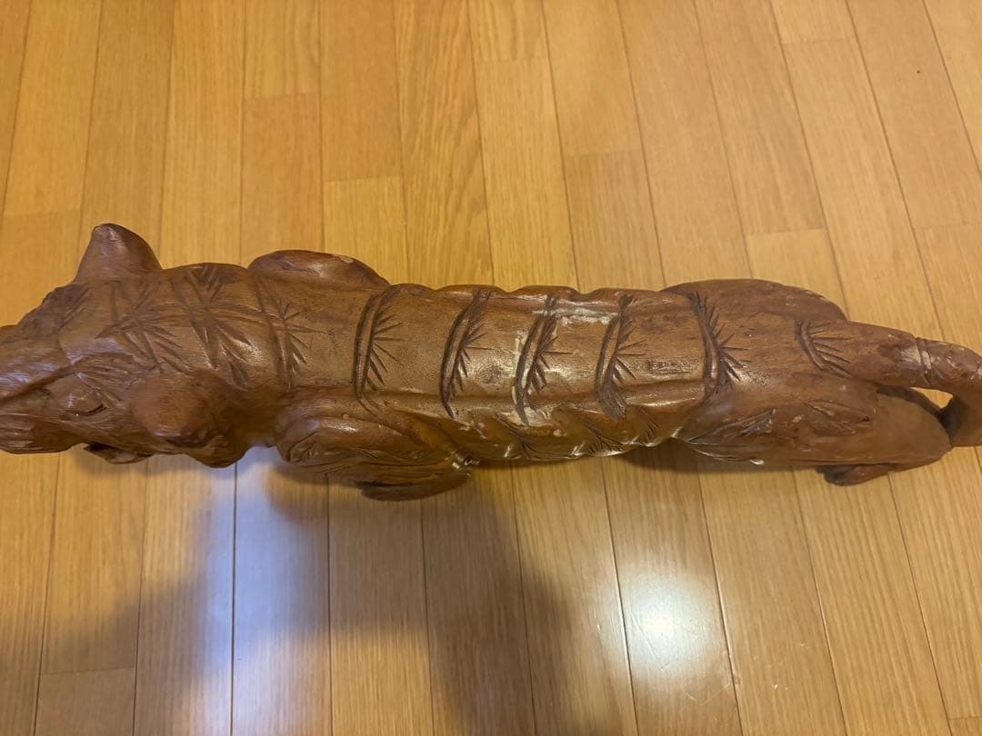 木製虎の彫刻 約50cm - メルカリ