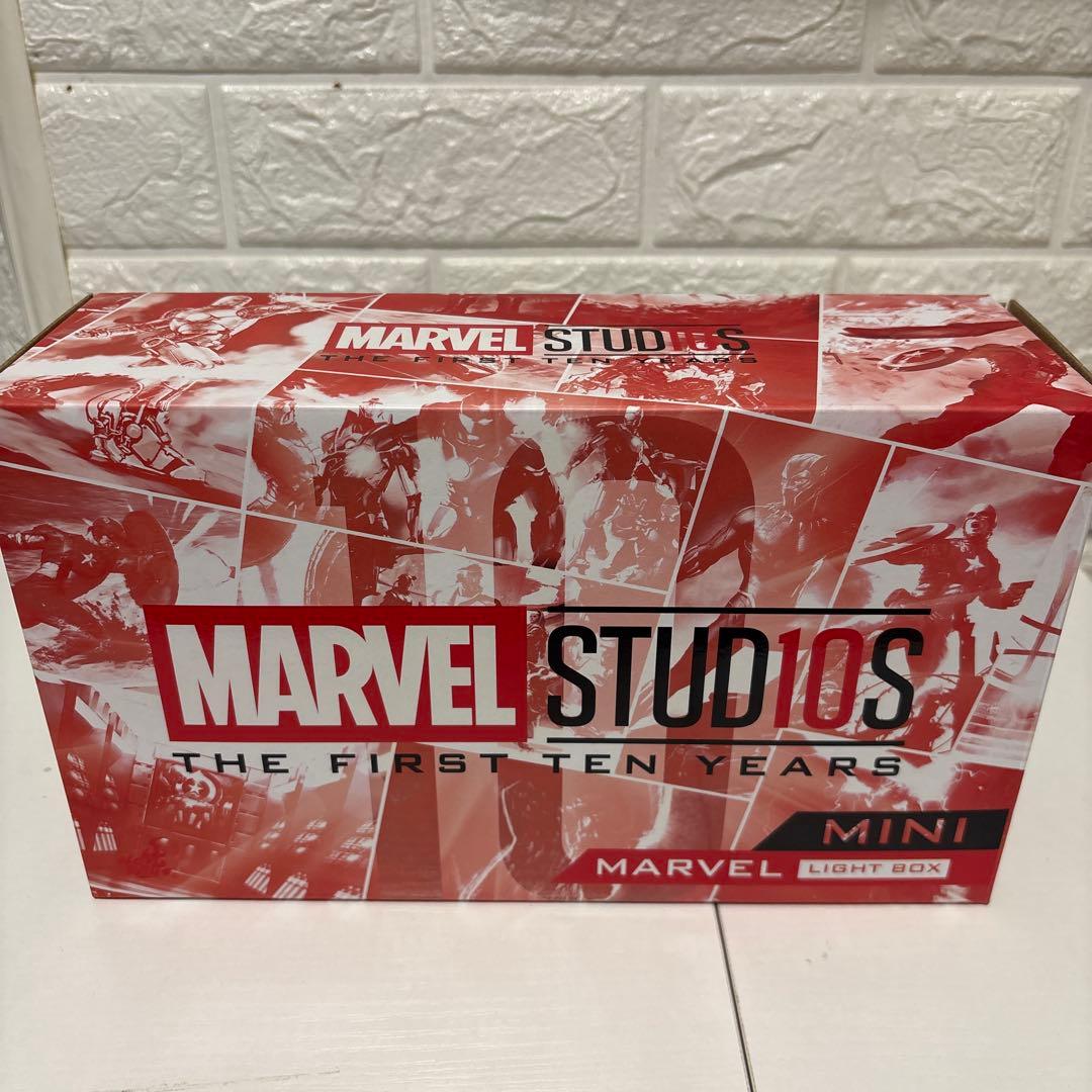 生産終了】MARVELSTUDIOS 10周年 ミニライトボックス ロゴライト