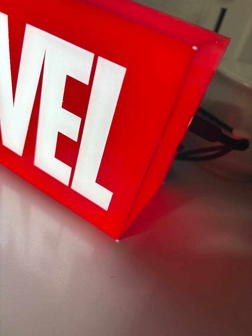 生産終了】MARVELSTUDIOS 10周年 ミニライトボックス ロゴライト
