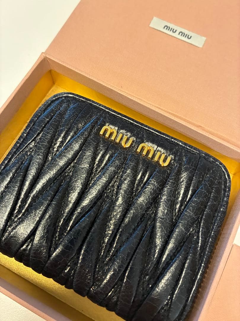 MIU MIU キルティング ケース　黒MATELASSE