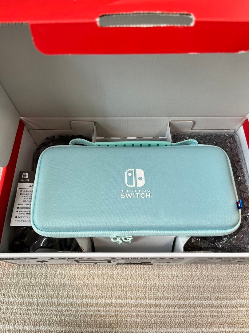 Nintendo Switch 本体 & キャリーケース