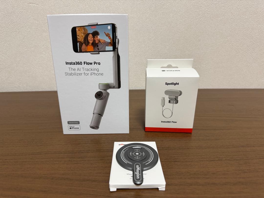 【中古・美品】Insta360 Flow Pro 第1世代 スポットライト付 中古・美品】Insta360 Flow Pro 第1世代 スポットライト付