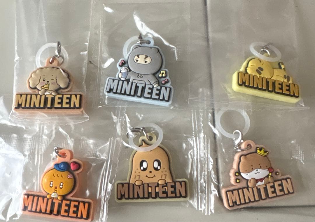 SEVENTEEN MINITEEN ぷっくりめじるしアクセサリー セット - メルカリ