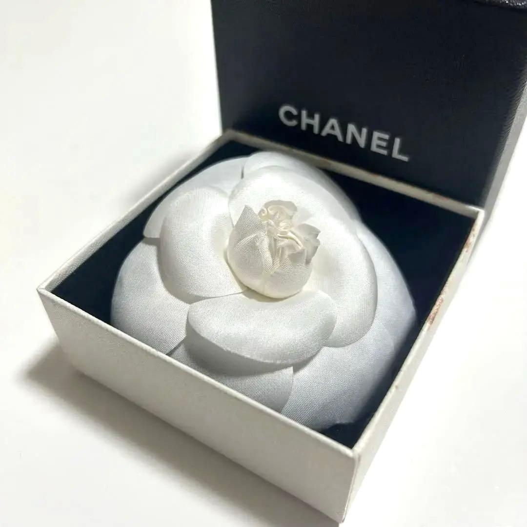 シャネル カメリア コサージュ セレモニー 入学式 白 - メルカリ