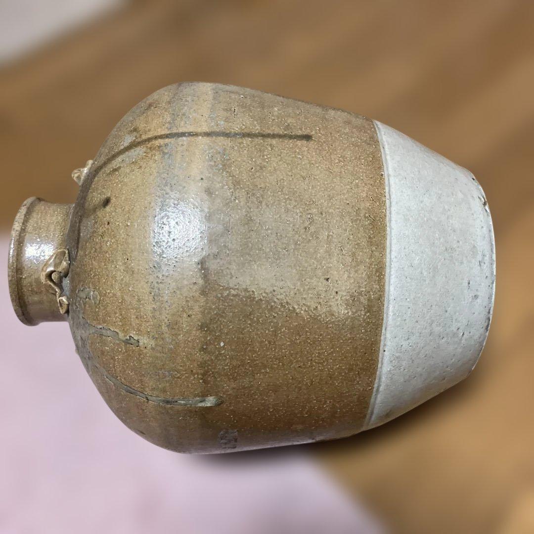 アンティーク、茶色の装飾的な陶器の壺