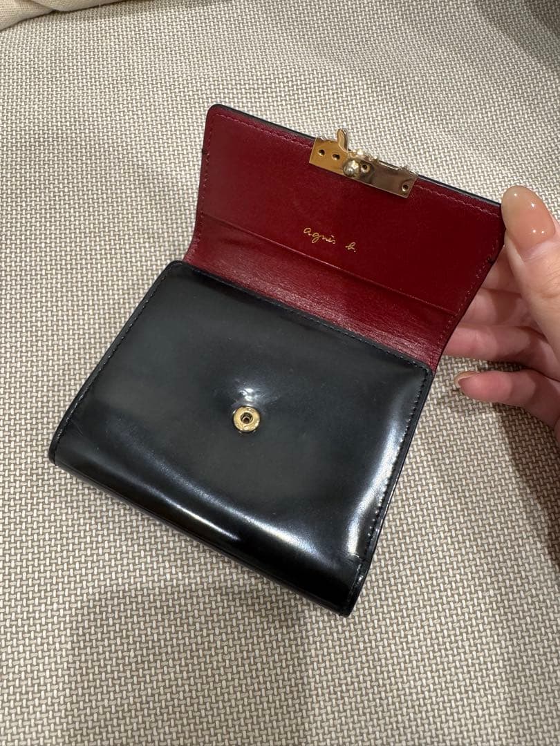 アニエスベー 黒のレザー三つ折り財布 agnis b. 三つ折り財布 ブラック