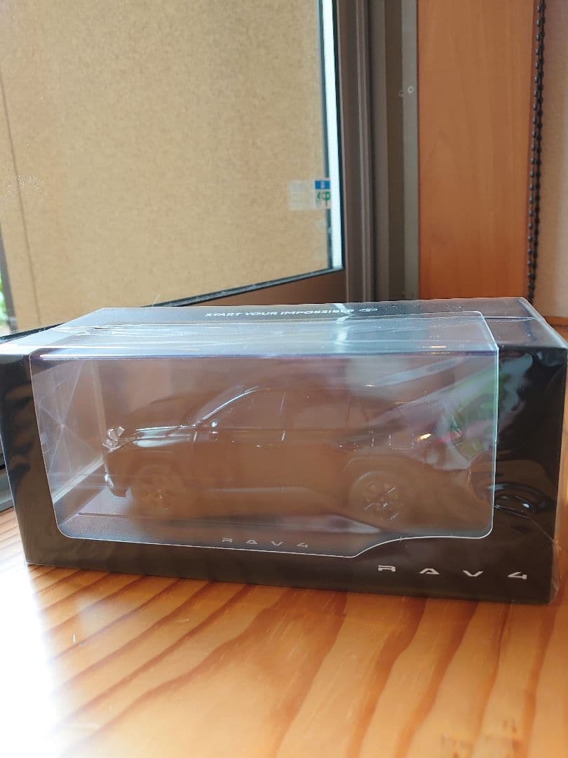 新型RAV4　ADVENTURE　アティチュードブラックマイカ　カラーサンプル
