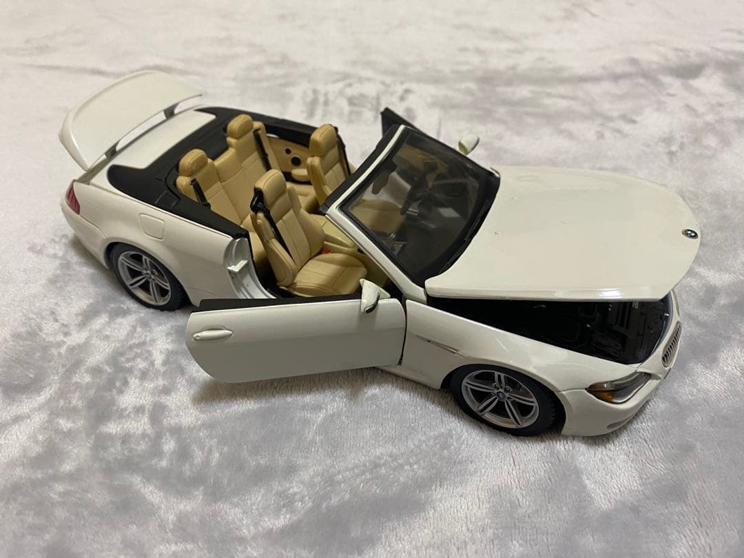 ミニカー Maisto BMW M6 Cabriolet 1/18