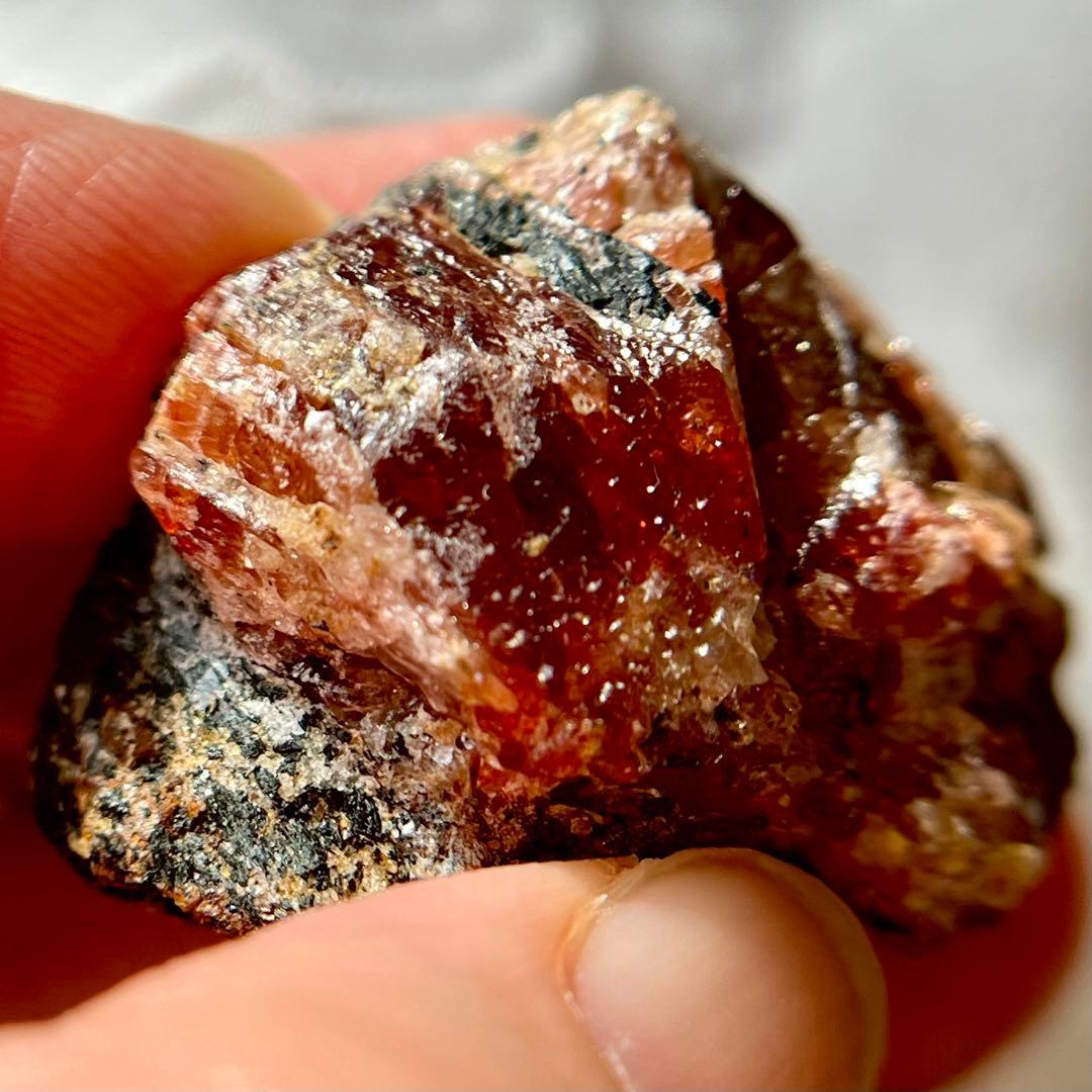 希少 巨大 レッドジルコン 166.55ct 宝石 原石 ジルコン 鉱物 天然石