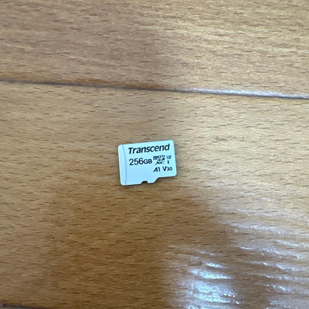 Nintendo Switch本体と付属品とJoy-Con充電グリップ