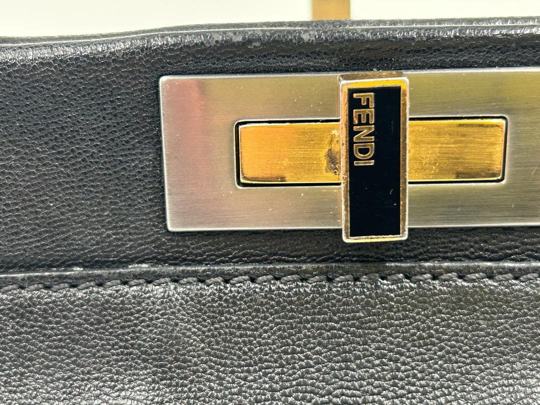 美品★FENDI フェンディ ハンドバッグ ピーカブーアイコニック 8BN226
