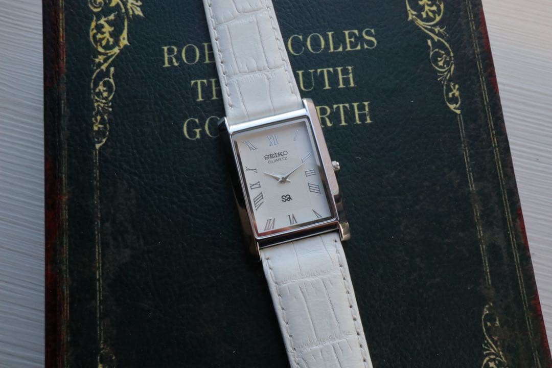 SEIKO tank 白×銀 レクタンギュラー 稼働品