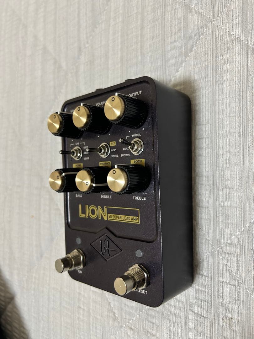 ギター universal audio UAFX Lion'68
