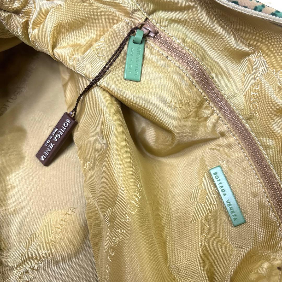 希少.美品　BOTTEGA ボッテガヴェネタ　ハンドバッグ　レオパード　グリーン