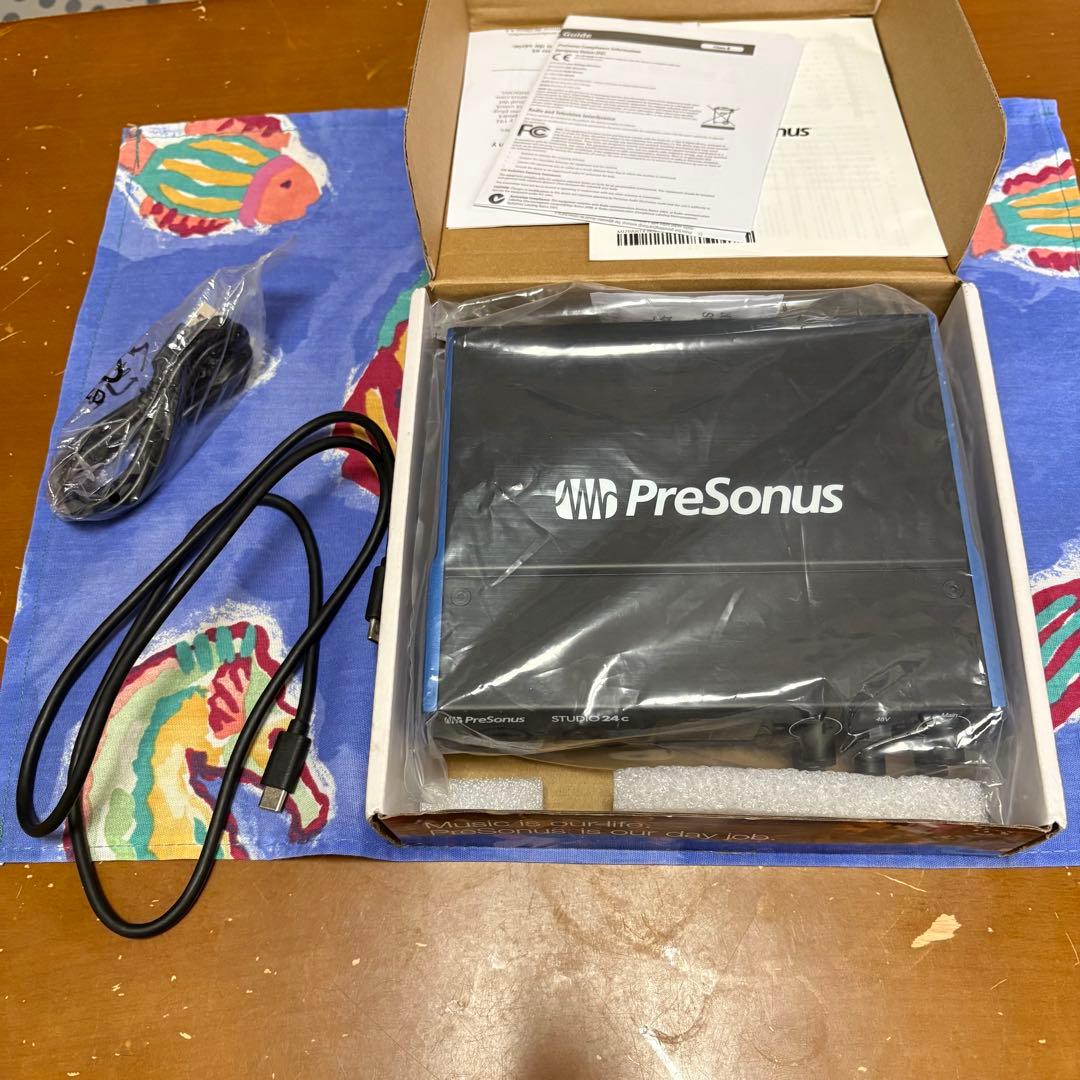 PreSonus STUDIO24c インターフェース 箱、 ケーブル付属