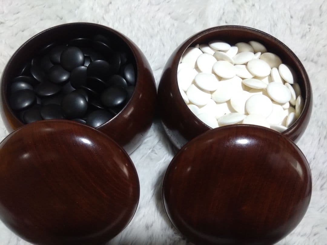 値下げ【囲碁】国産本榧　囲碁盤7.4寸　本蛤白石　那智黒石29号　囲碁セット