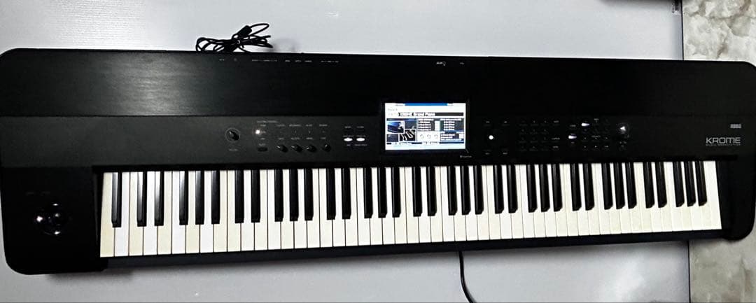 KORG KROME 88鍵盤 シンセサイザー　アダプター付き アダプター付】KORG KROME 88鍵盤 シンセサイザー アダプター付】KORG