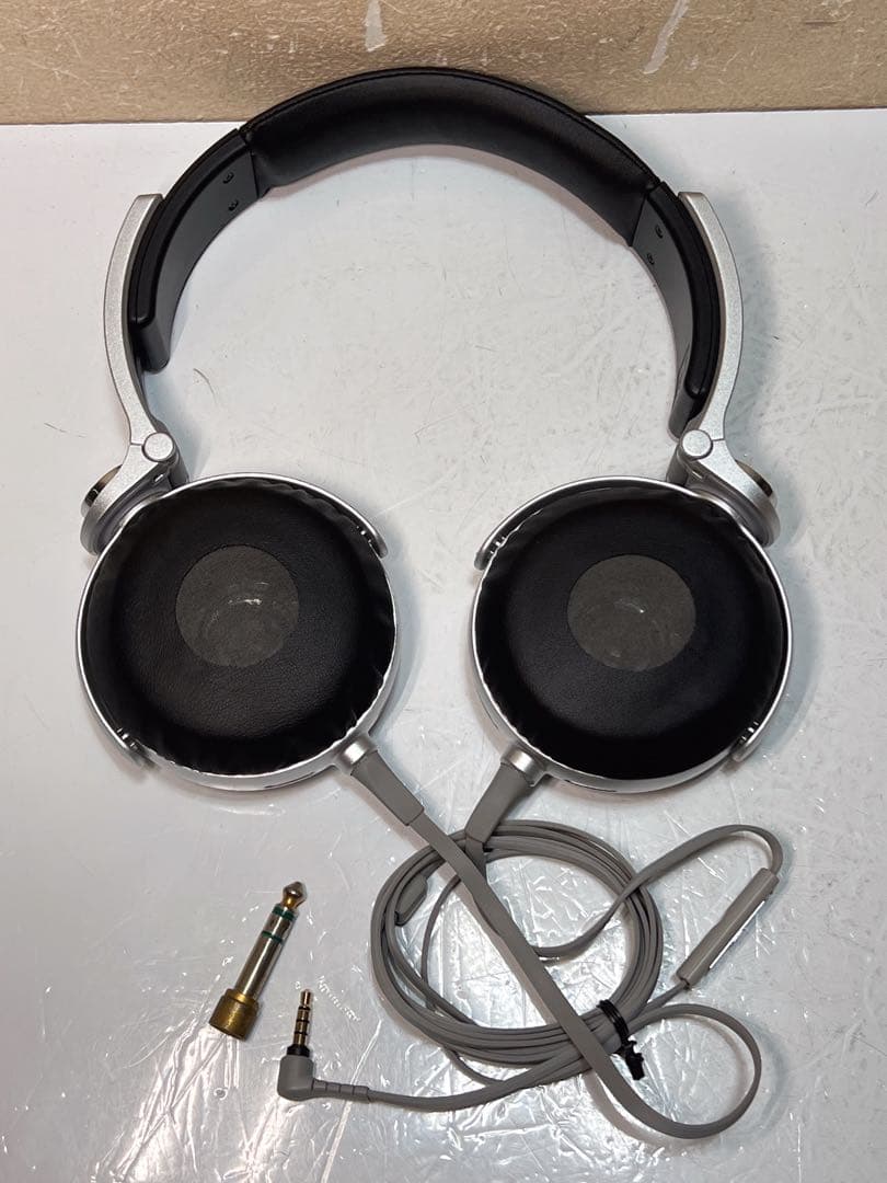 ソニーMDR-X05ヘッドホン。サイモン・コーウェル「Xエディション」