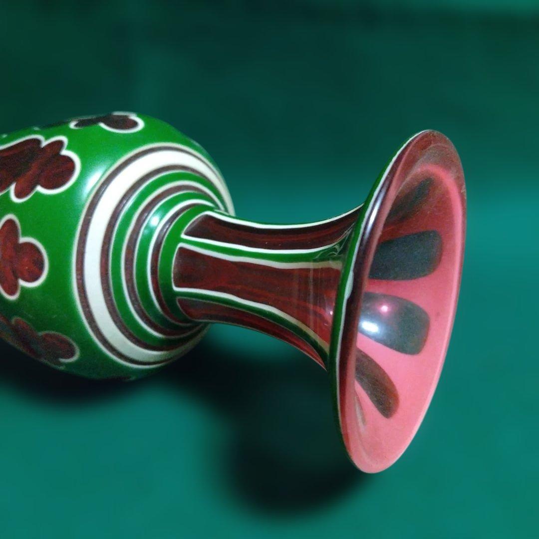 装飾的なガラス花瓶 緑と赤 ベネチアグラス 傷みはありません。