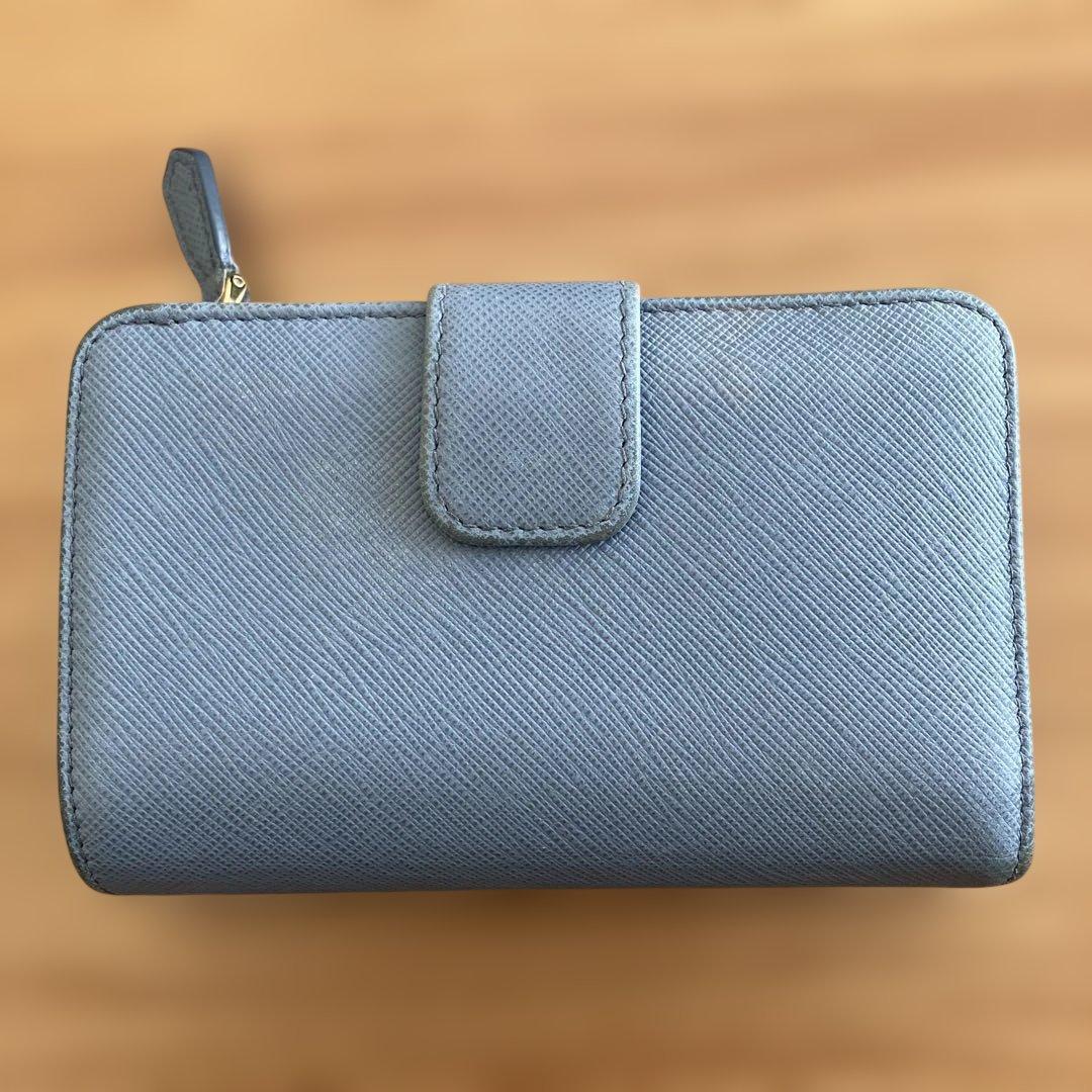 中古品・PRADA サフィアーノレザー 二つ折り財布 ブルー
