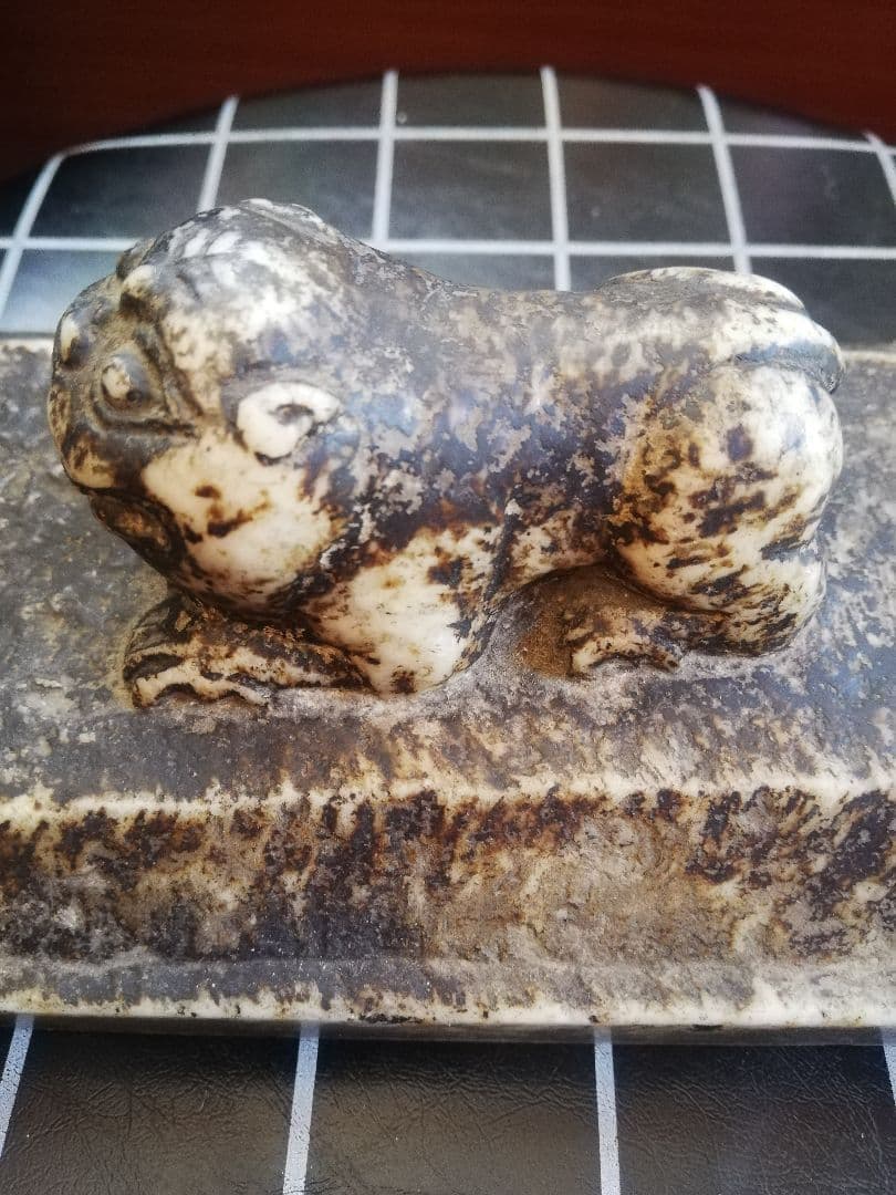 貴重中国骨董 旧蔵した【元時代漢白玉異獸彫刻大文鎮】運気を
