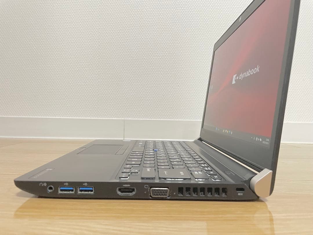 東芝 Dynabook FHD Core i7-7500U 8GB 256GB