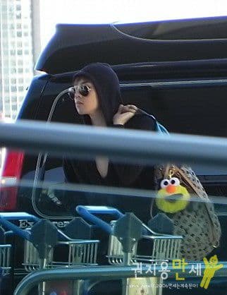 激レア！2010年 G-DRAGONが夏の間中バックに付けてた黄色エルモ 大きな