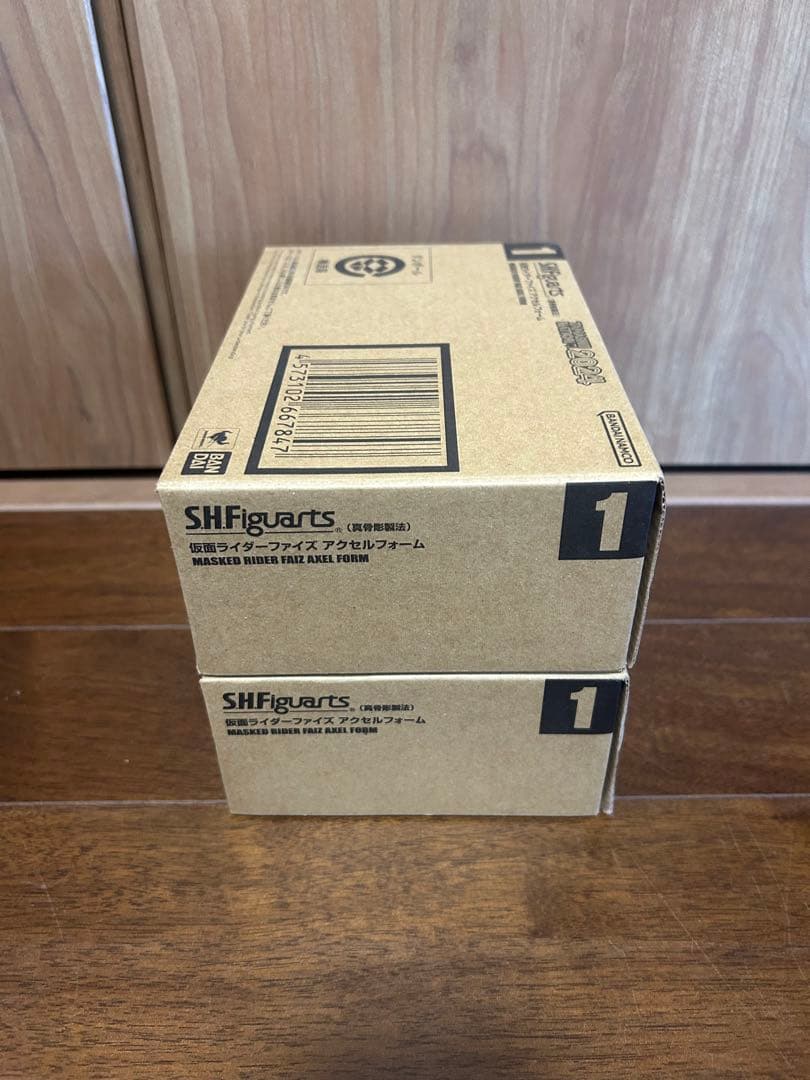 S.H.Figuarts（真骨彫製法） 仮面ライダーファイズ アクセルフォーム