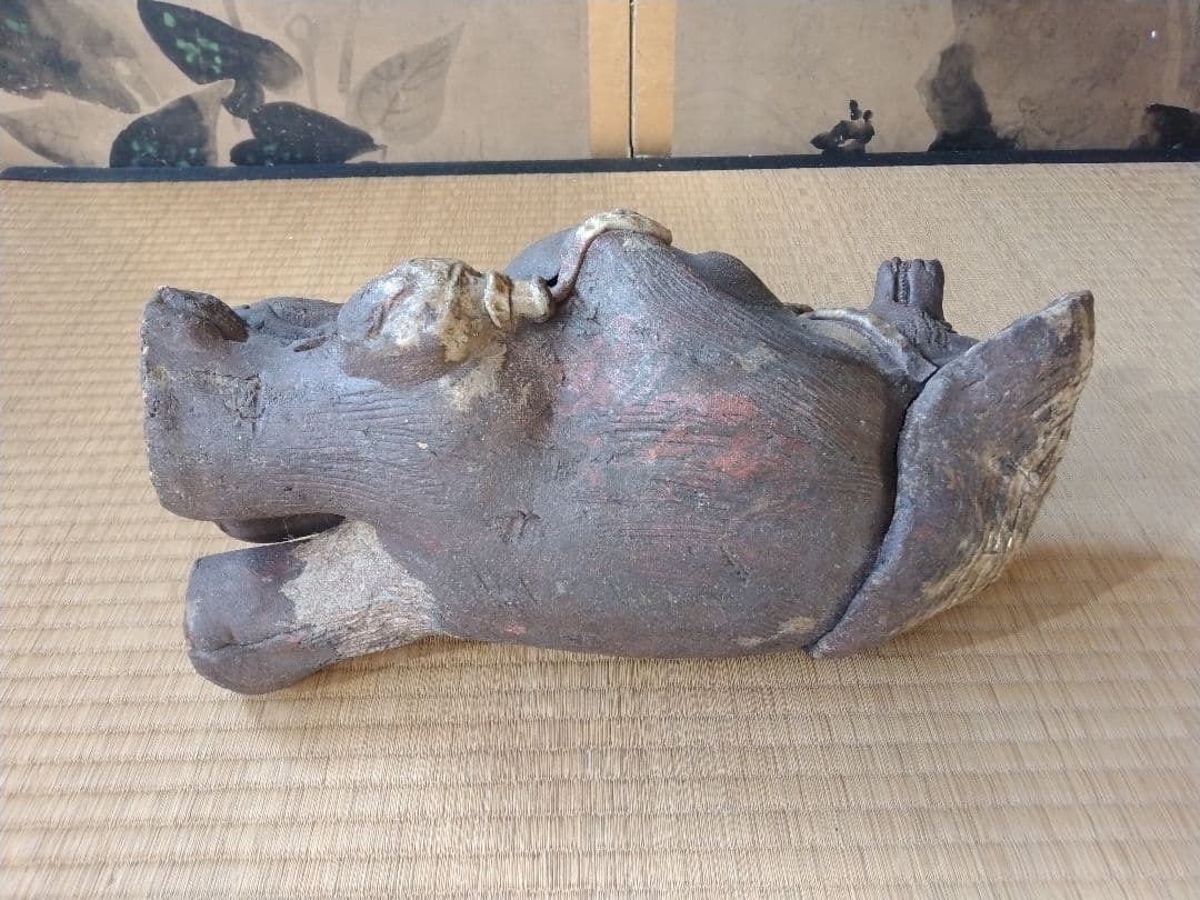 ウッシッシとほくそ笑む図太いタヌキ 骨董 古美術 狸人形 置物 縁起物 開運